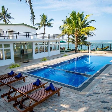 Manara Beach Resort بيروفالا المظهر الخارجي الصورة