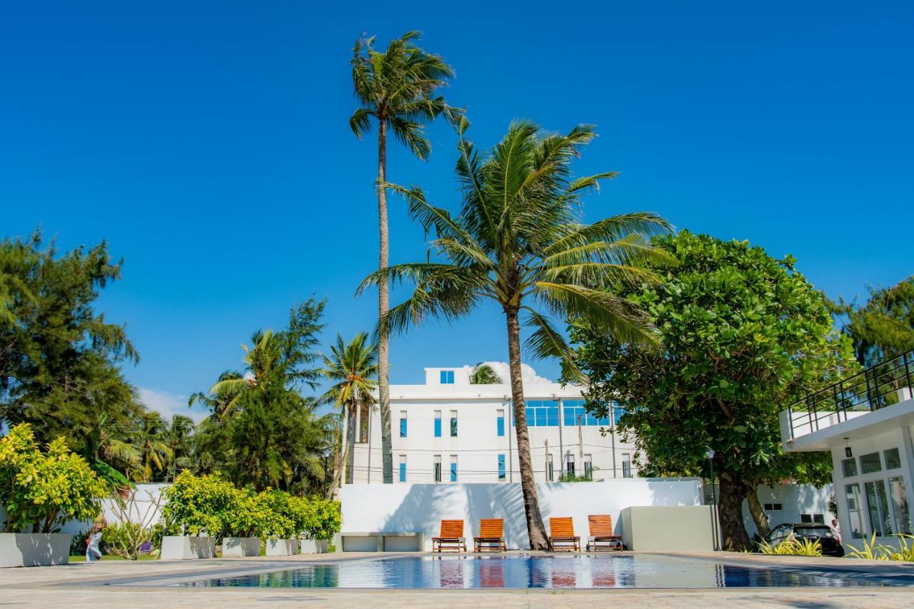 Manara Beach Resort بيروفالا المظهر الخارجي الصورة