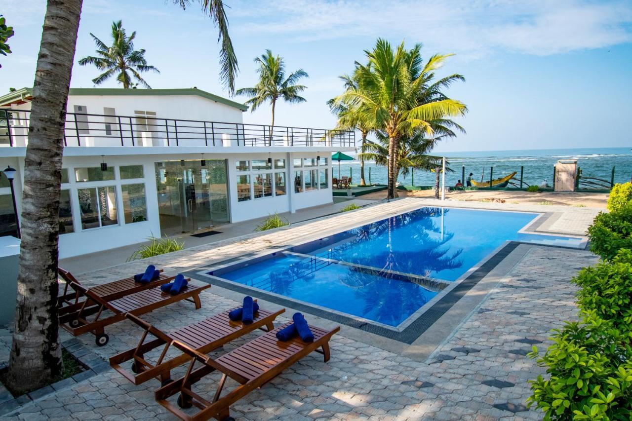 Manara Beach Resort بيروفالا المظهر الخارجي الصورة