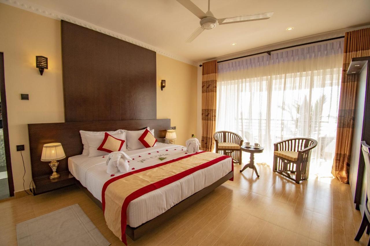 Manara Beach Resort بيروفالا المظهر الخارجي الصورة