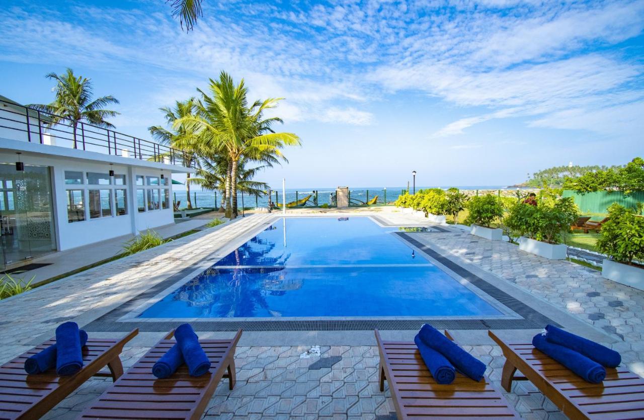Manara Beach Resort بيروفالا المظهر الخارجي الصورة